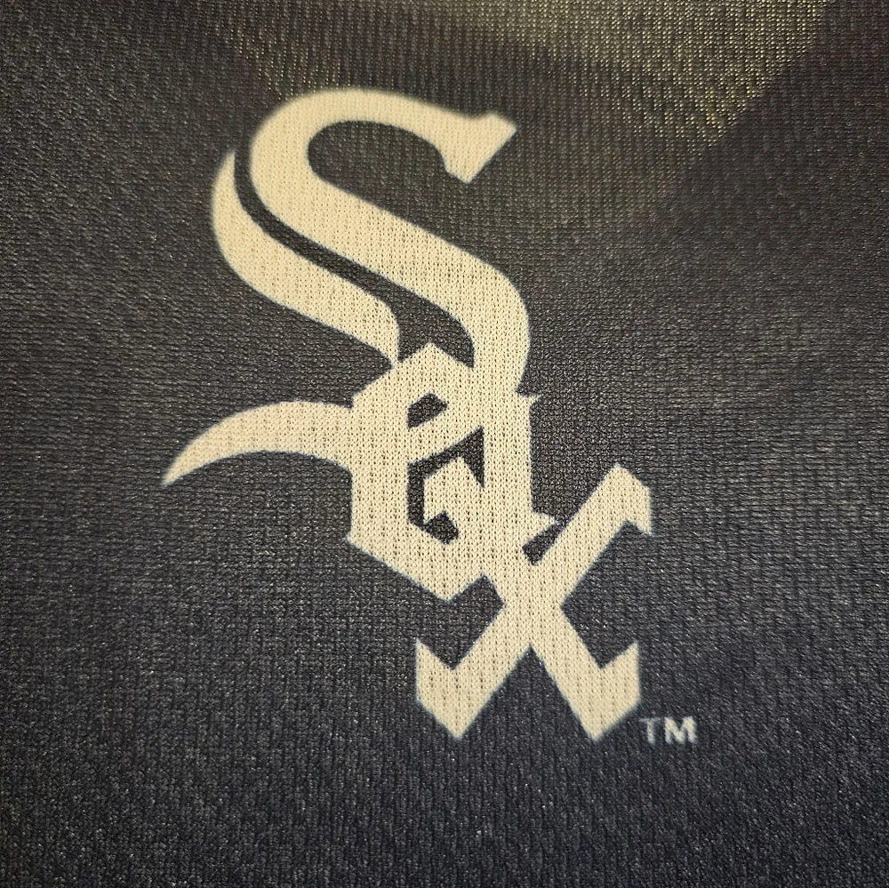 NWT Chicago White Sox T-shirt. Size:S. - Picture 3 of 8